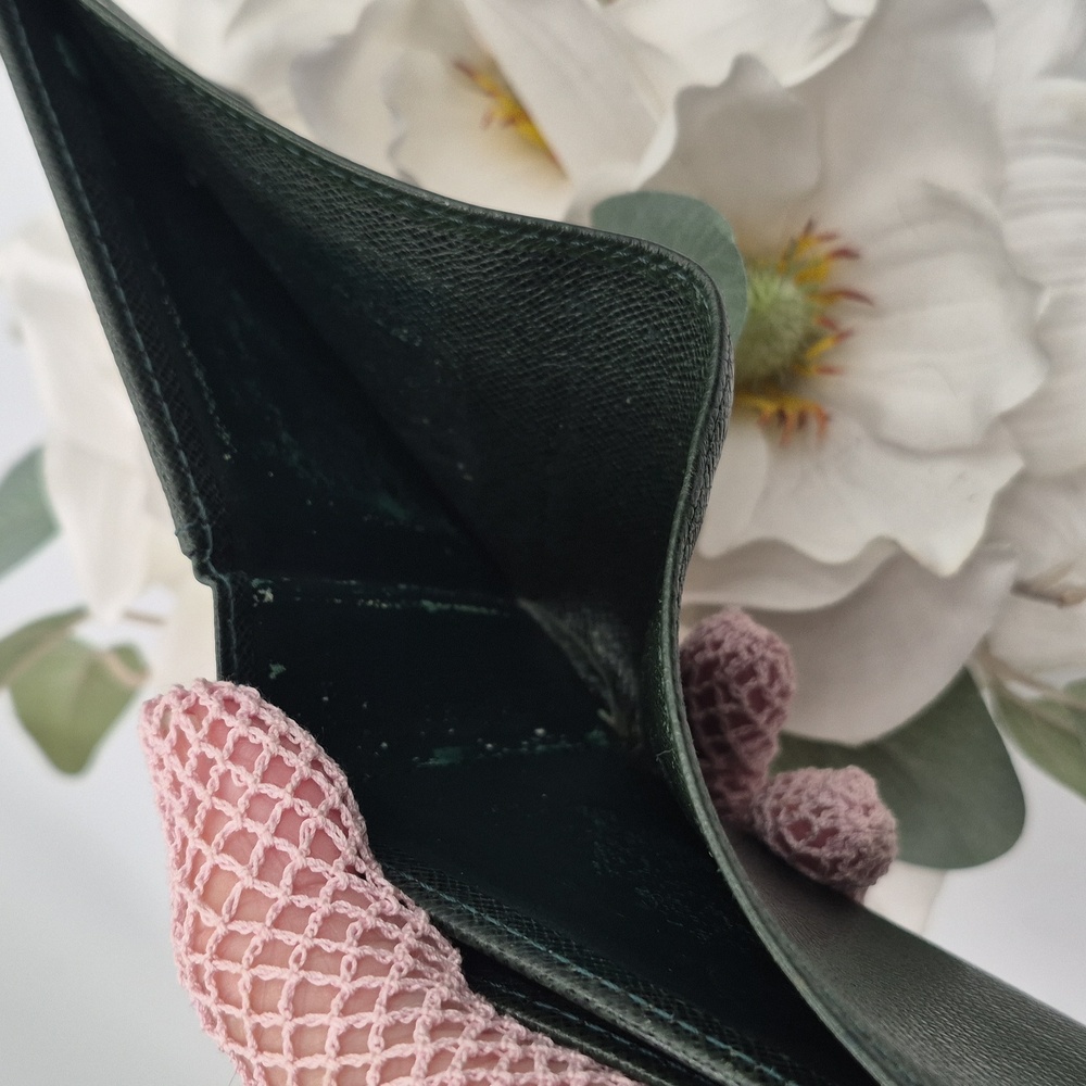 AUTHENTIC Louis Vuitton Taiga Wallet - Picture 13 of 13